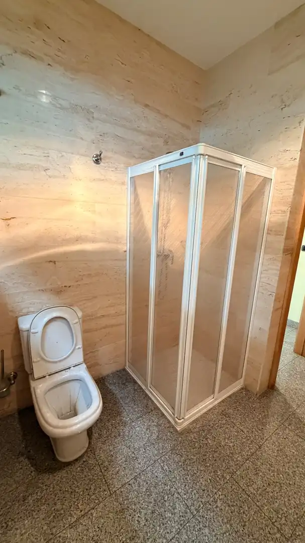 Bathroom of Office for rent in Narón  with Air Conditioner and Heating