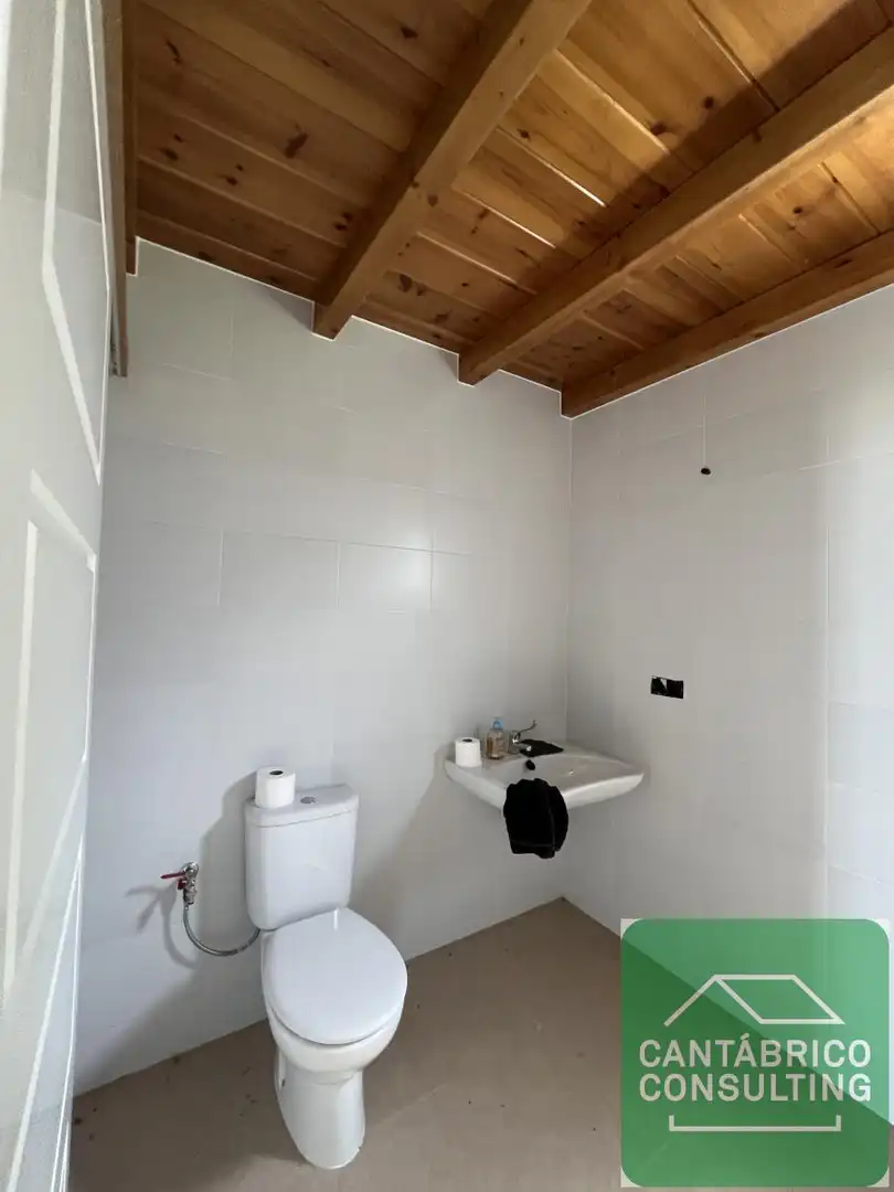 Badezimmer von Fabrikhallen zur Miete in Tapia de Casariego