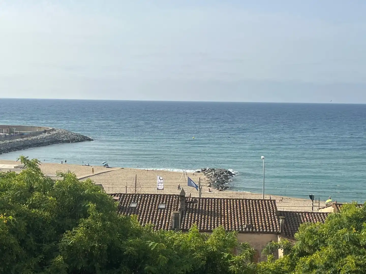 Vista exterior de Casa adosada en venda en El Masnou amb Aire condicionat, Calefacció i Jardí privat