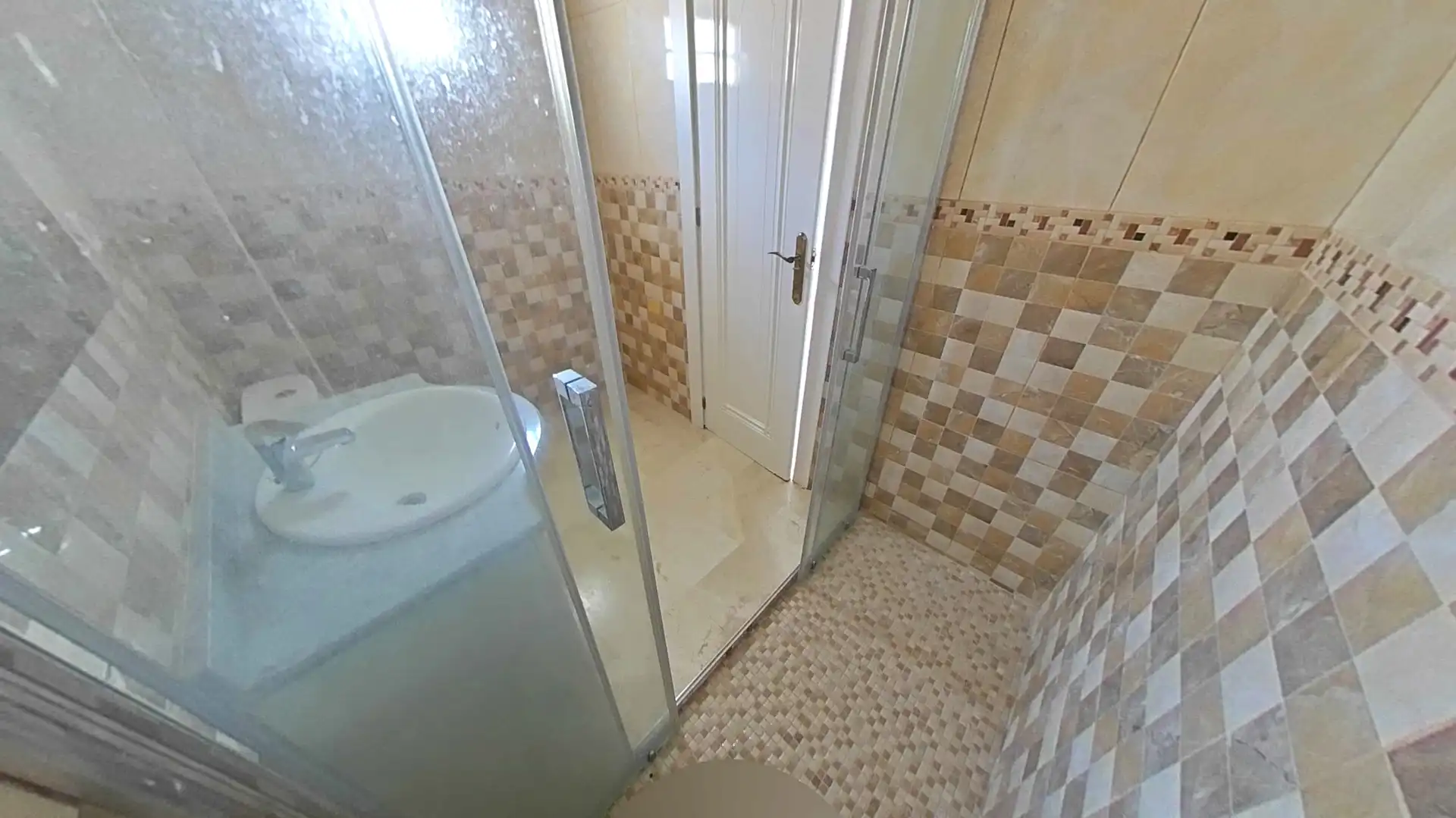 Bany de Casa adosada en venda en Orihuela amb Jardí privat, Traster i Balcó