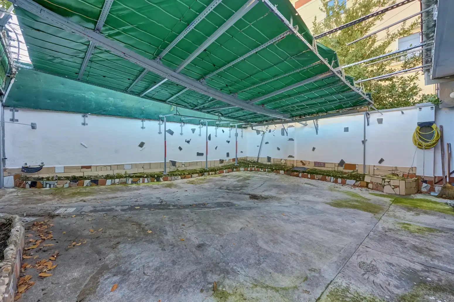 Terrasse von Wohnung zum Verkauf in  Pamplona / Iruña mit Parkett, Terrasse und Abstellraum