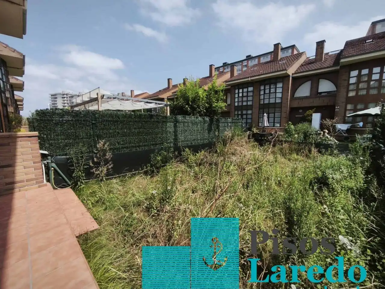Casa adosada en venda en Laredo amb Calefacció, Jardí privat i Parquet