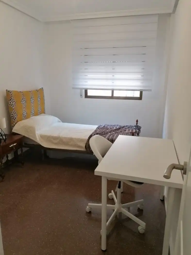 Dormitori de Pis de lloguer en Murcia amb Aire condicionat i Moblat