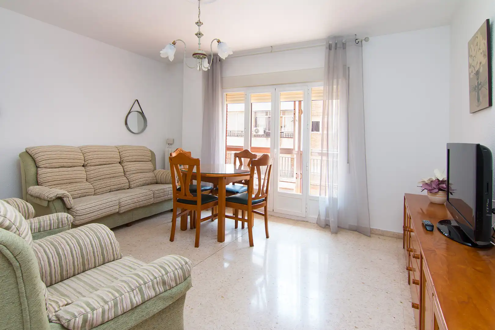 Sala d'estar de Pis de lloguer en Granada amb Calefacció, Moblat i Rentadora