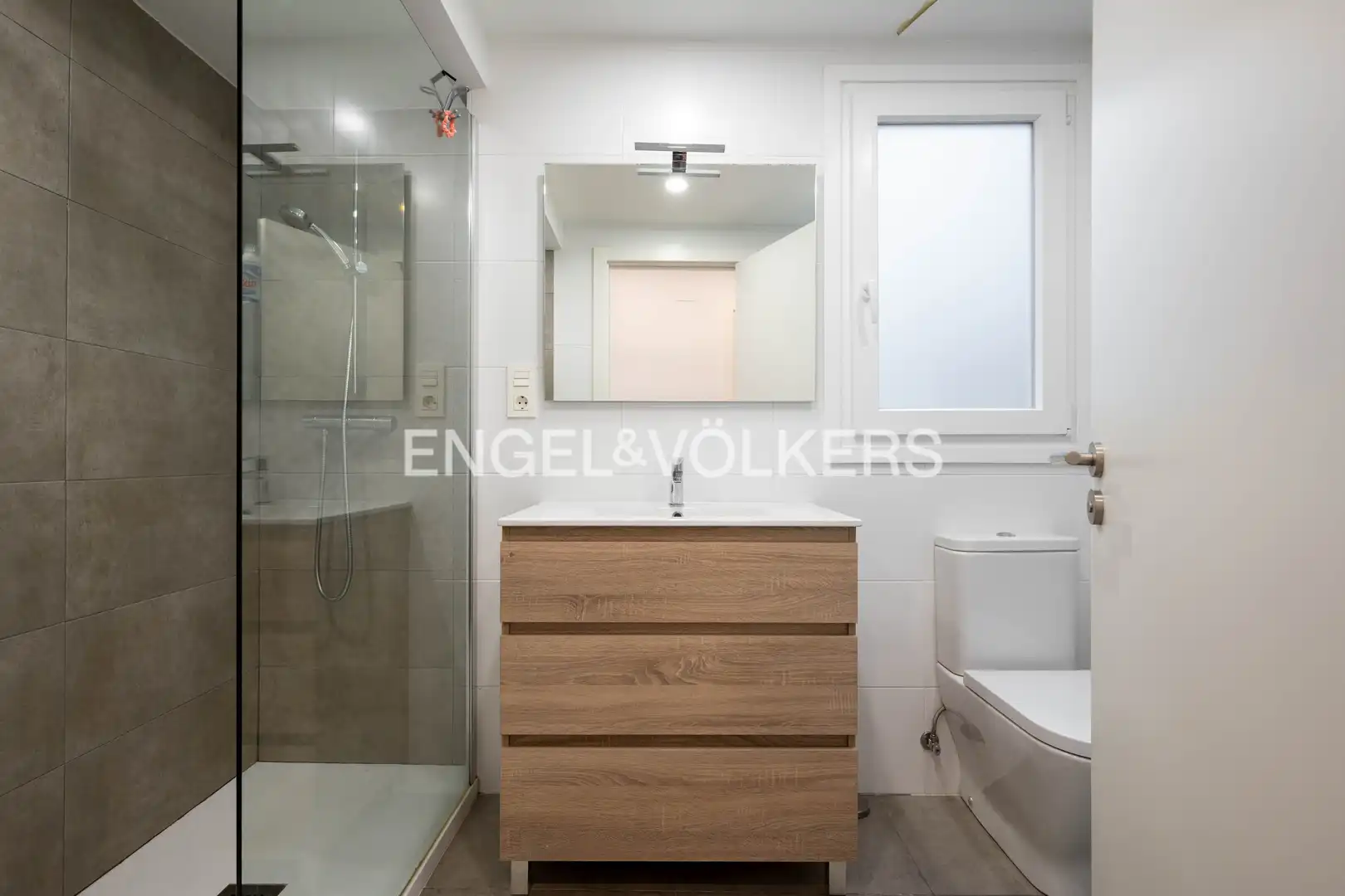 Baño de Piso en venta en Donostia - San Sebastián  con Calefacción, Parquet y Trastero