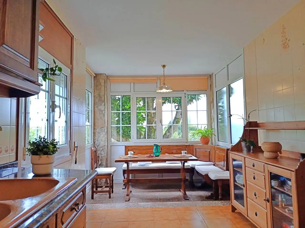 Comedor de Casa o chalet en venta en Oleiros con Calefacción