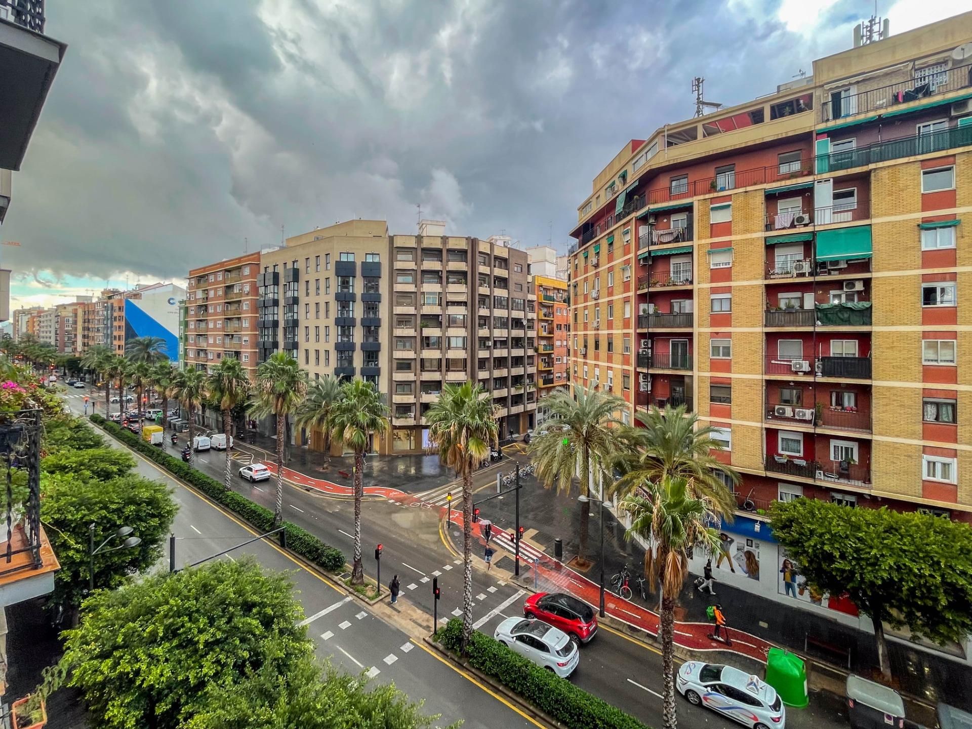 Exterior view of Flat to rent in  Valencia Capital  with Air Conditioner and Balcony
