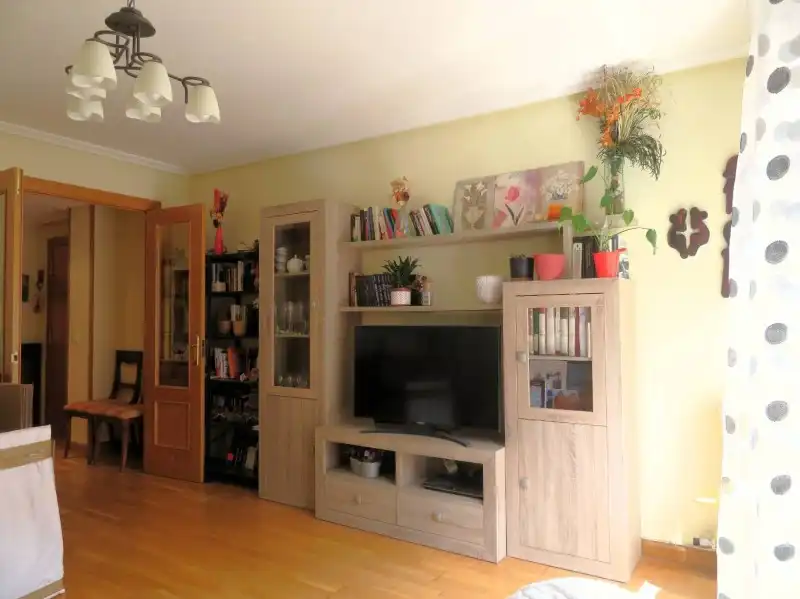 Sala de estar de Apartamento en venta en León Capital  con Calefacción, Jardín privado y Terraza