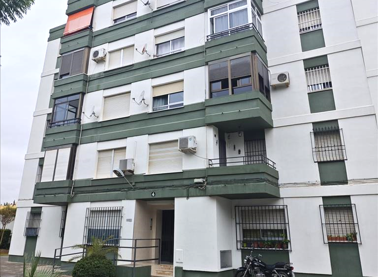 Flat for sale in Ronda De Los Alunados, El Retiro - La Vid