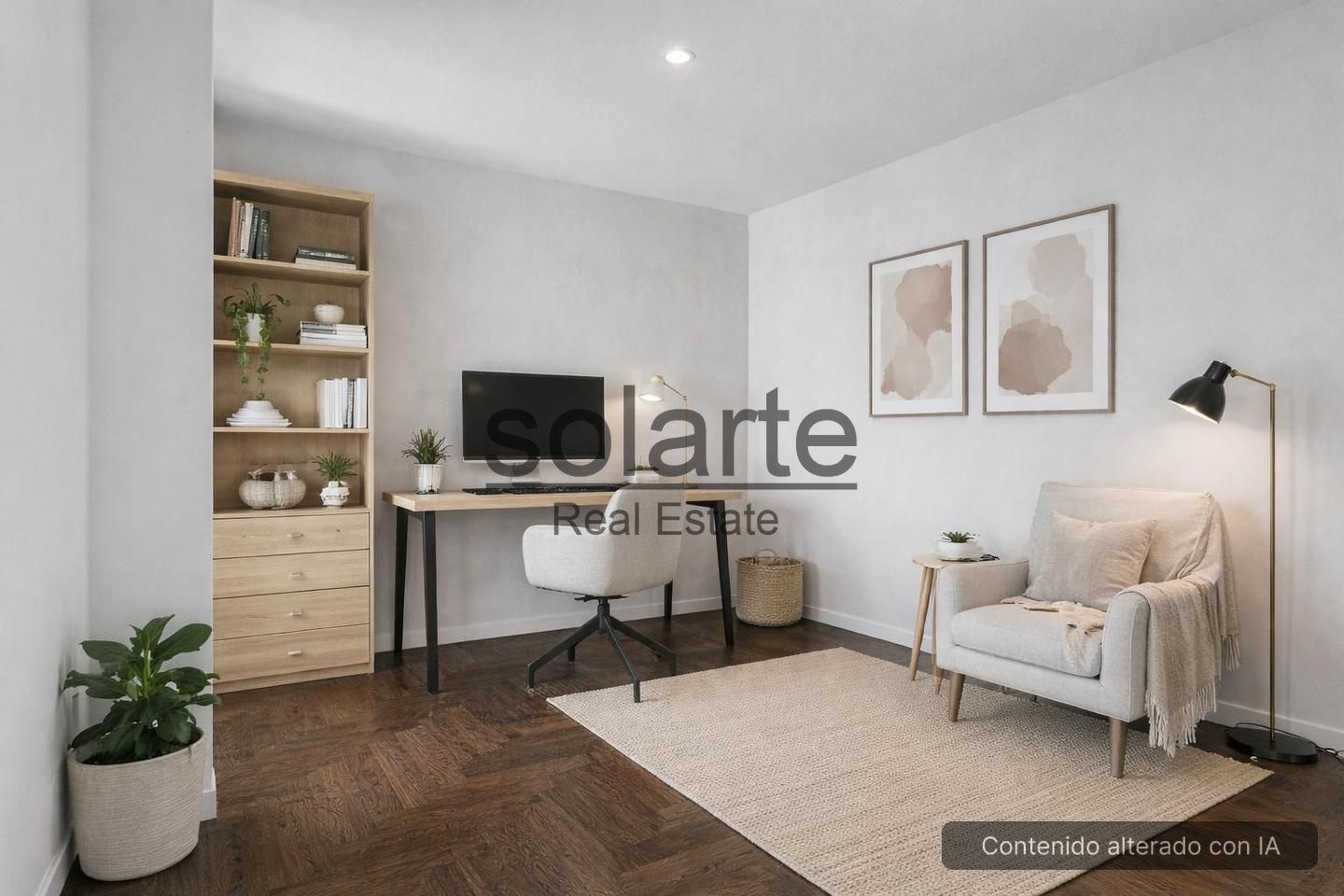 Sala de estar de Piso en venta en L'Hospitalet de Llobregat con Parquet
