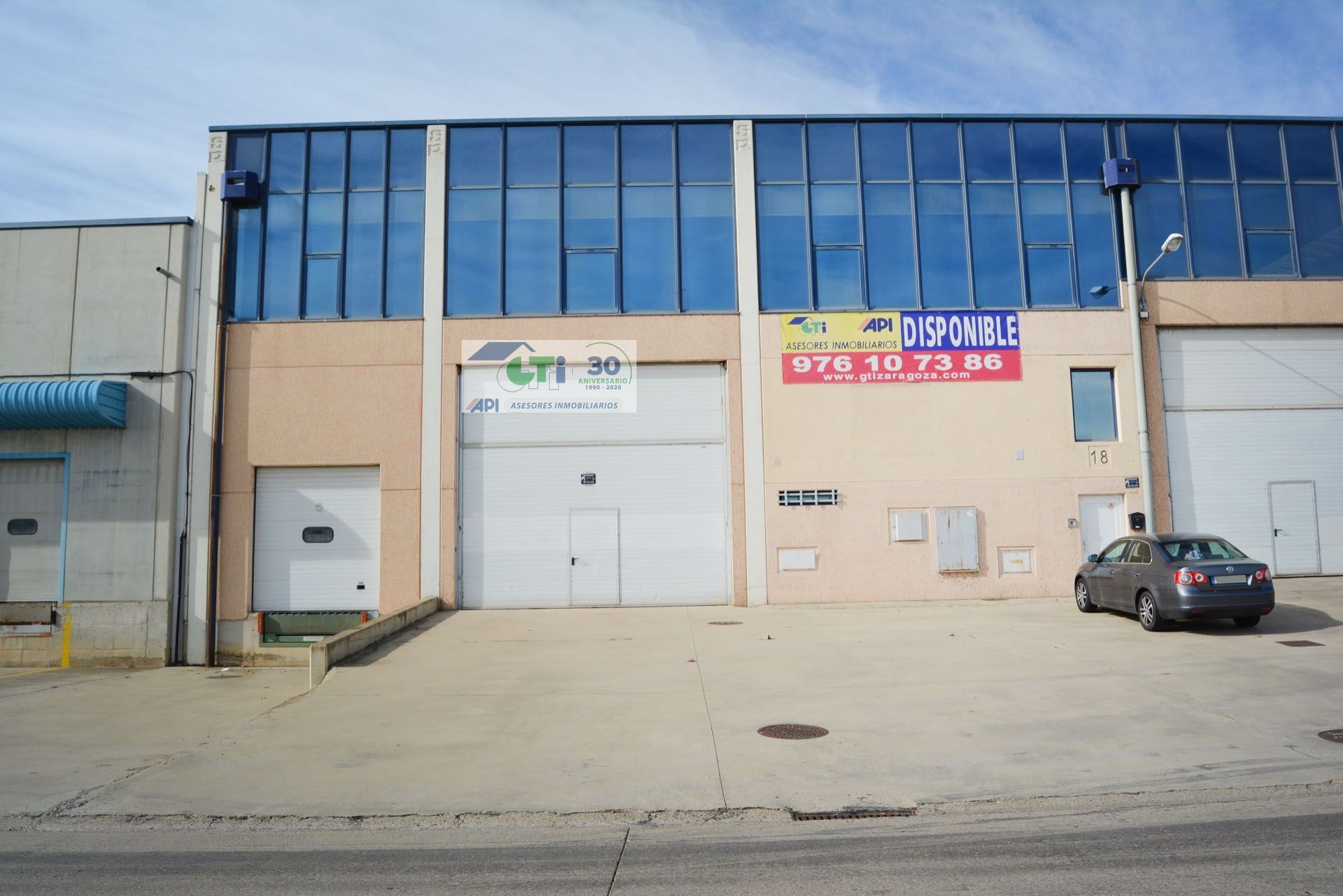 Exterior view of Industrial buildings for sale in  Zaragoza Capital
