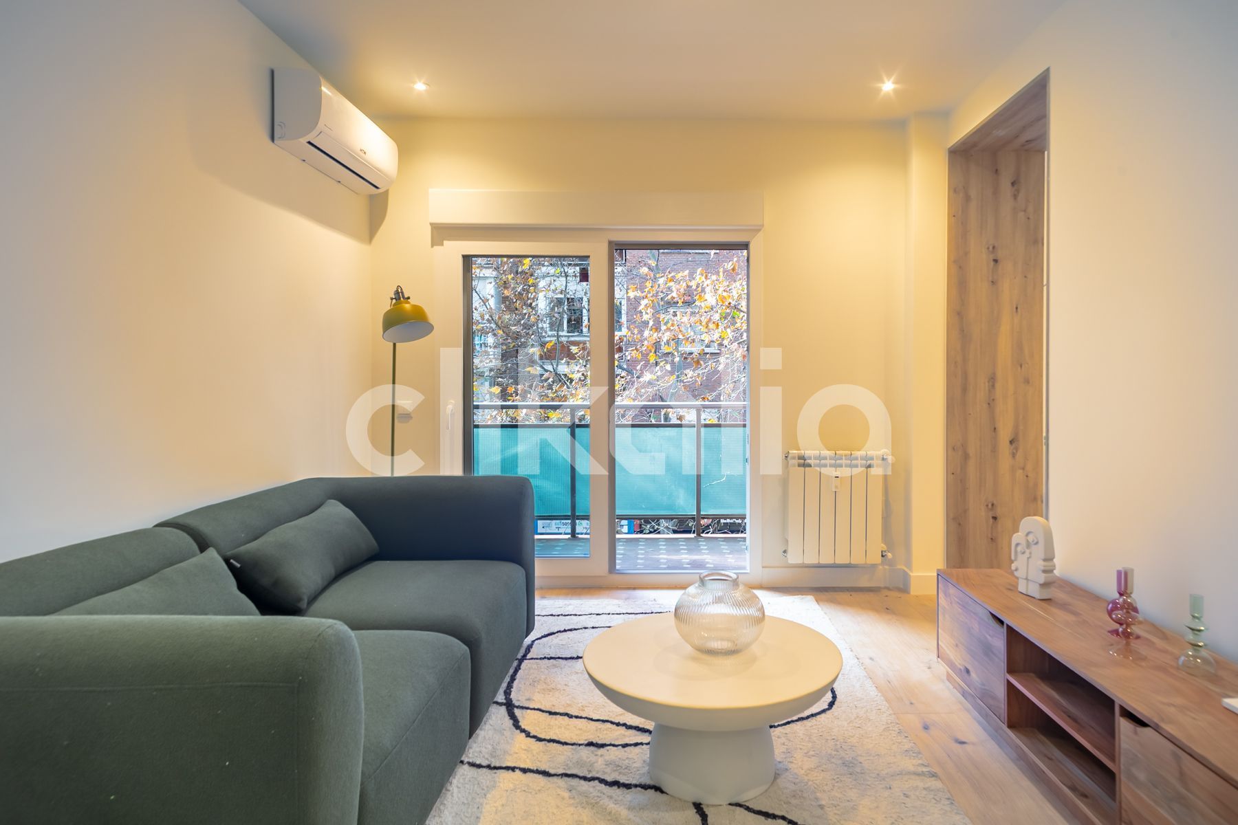 Sala d'estar de Pis en venda en  Madrid Capital amb Aire condicionat, Calefacció i Terrassa