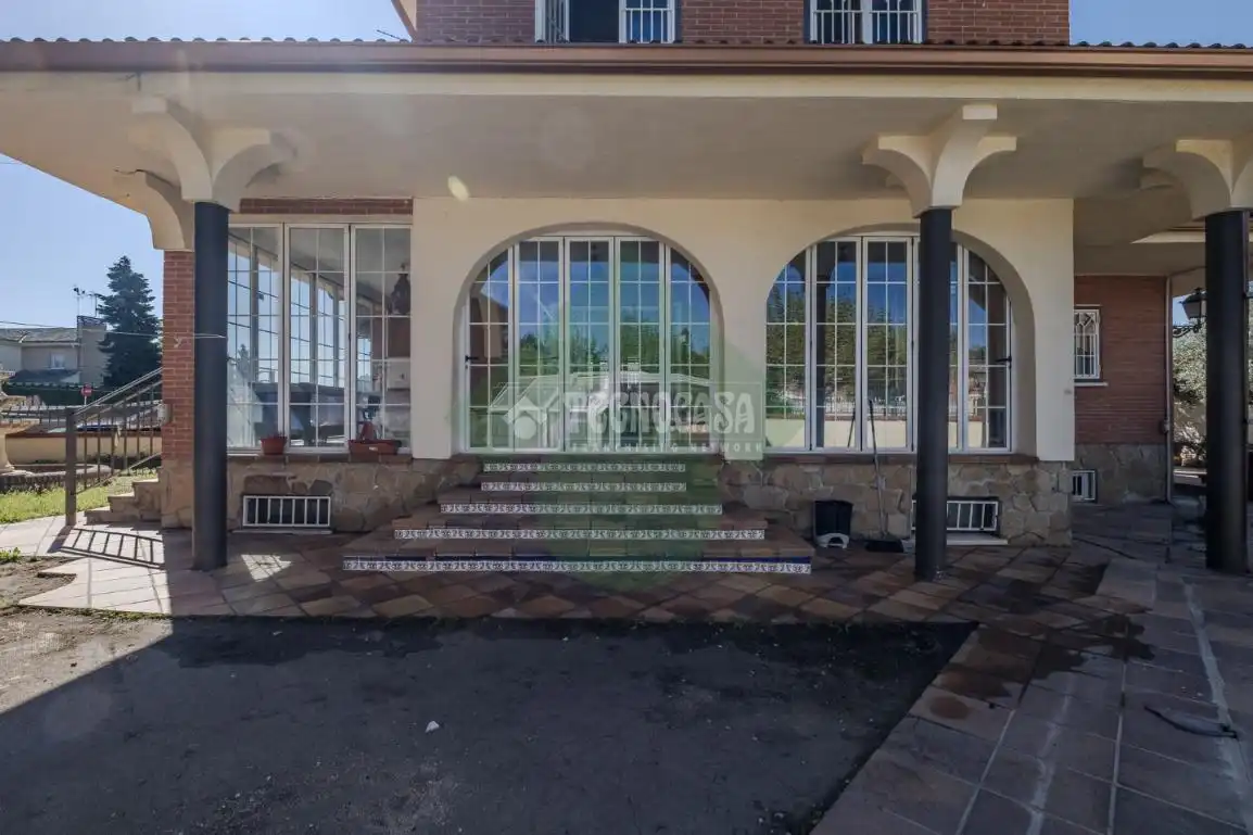 Vista exterior de Casa o chalet en venta en Griñón con Aire acondicionado