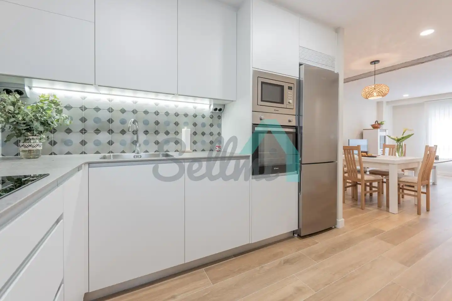 Kitchen of Flat for sale in Oviedo   with Heating and Furnished