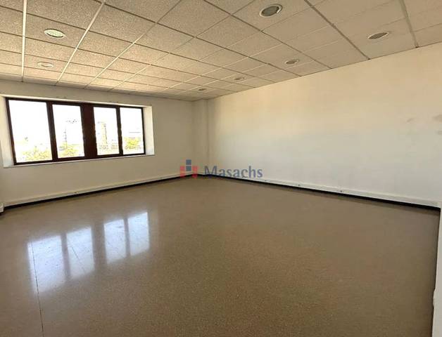 Oficina en Alquiler en Les Planes