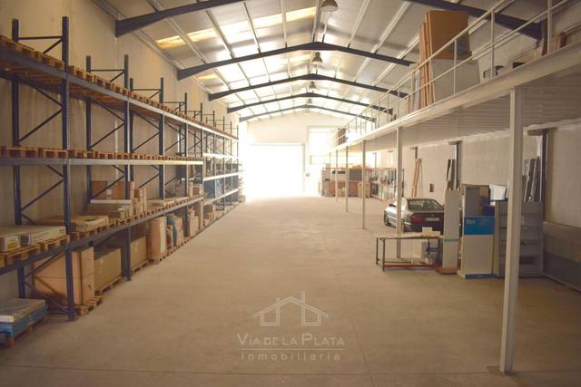 Nave industrial en Alquiler en Villares de la Reina