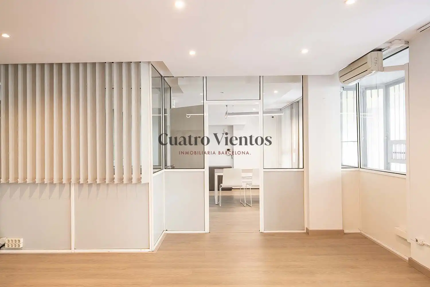 Office for sale in Barcelona  with Air Conditioner and Heating