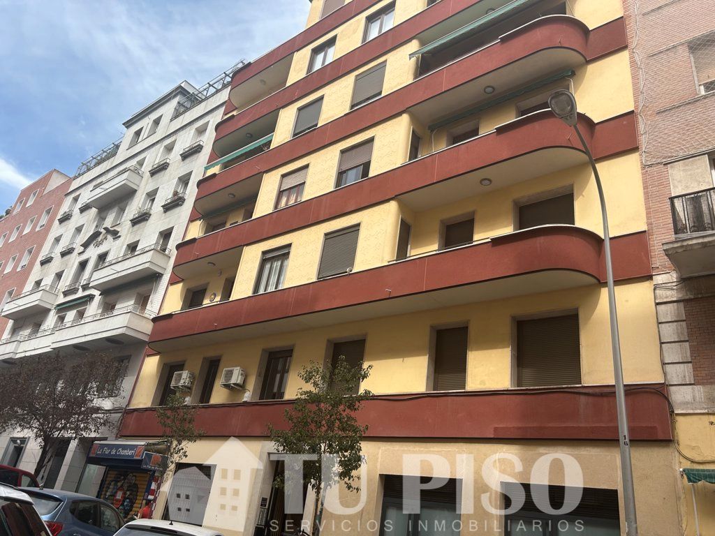 Vista exterior de Pis en venda en  Madrid Capital amb Calefacció