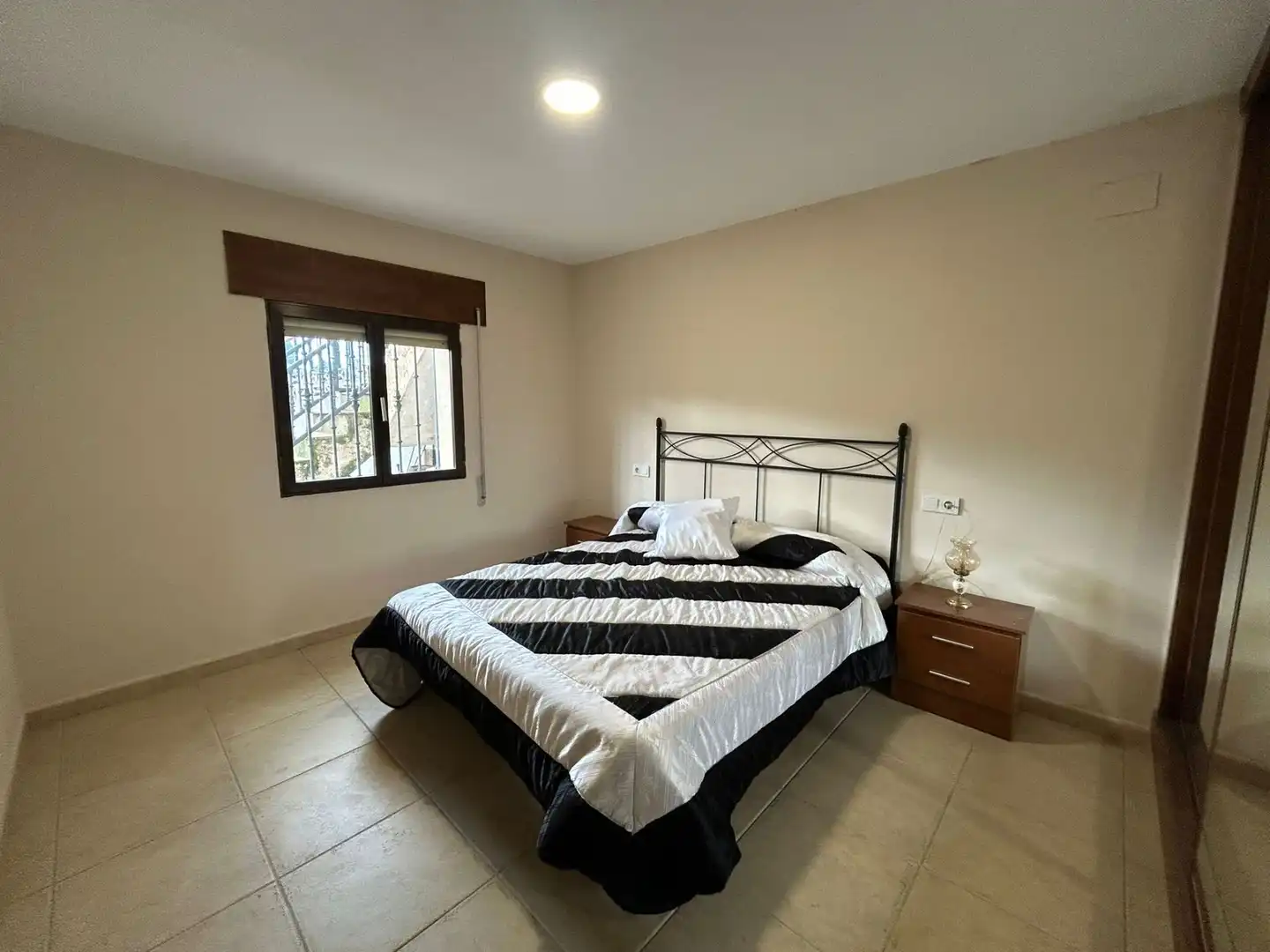 Habitación de Casa o chalet en venta en Perales del Puerto con Jardín privado, Trastero y Amueblado