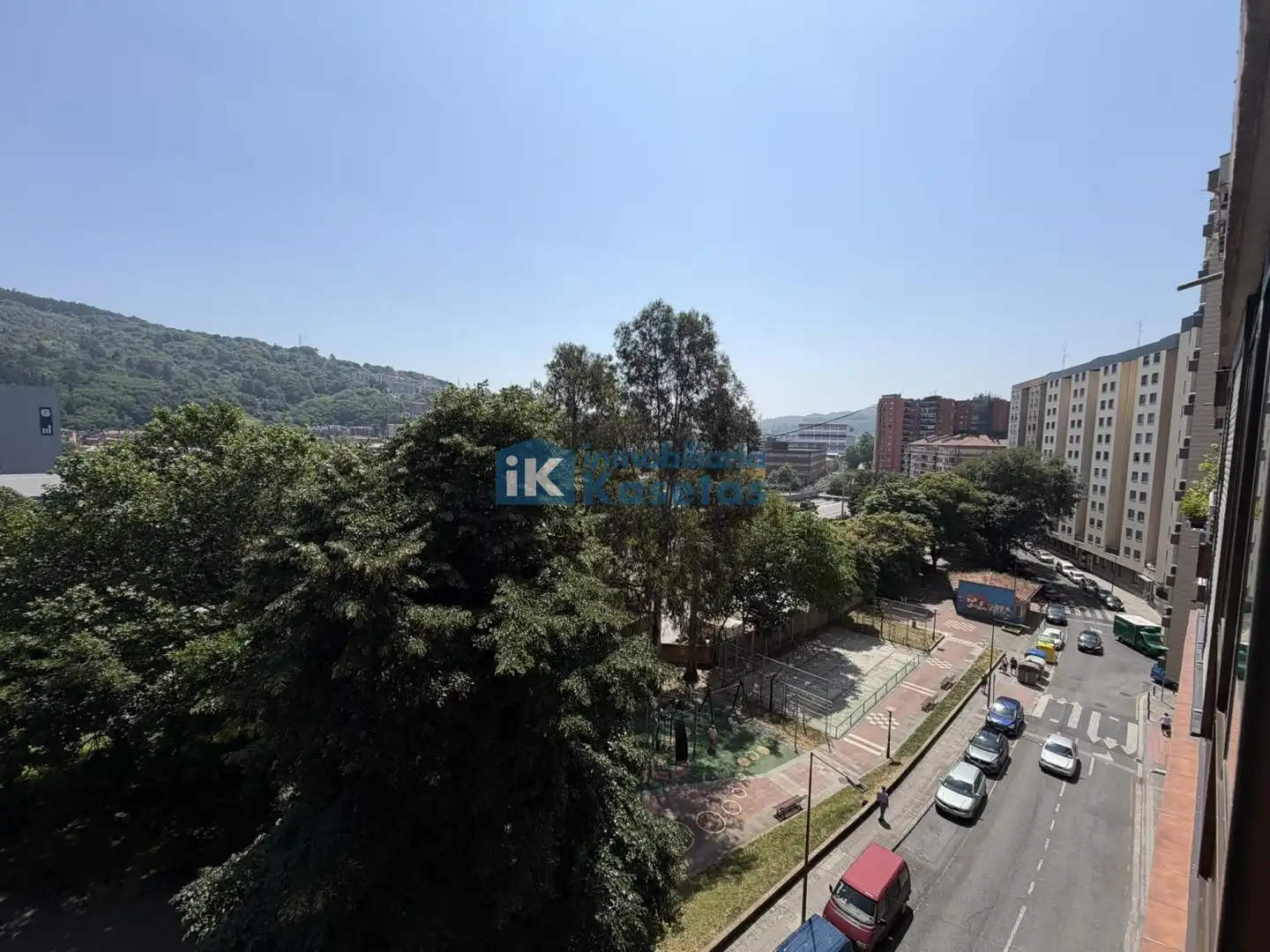 Dormitori de Pis en venda en Basauri  amb Calefacció, Terrassa i Traster