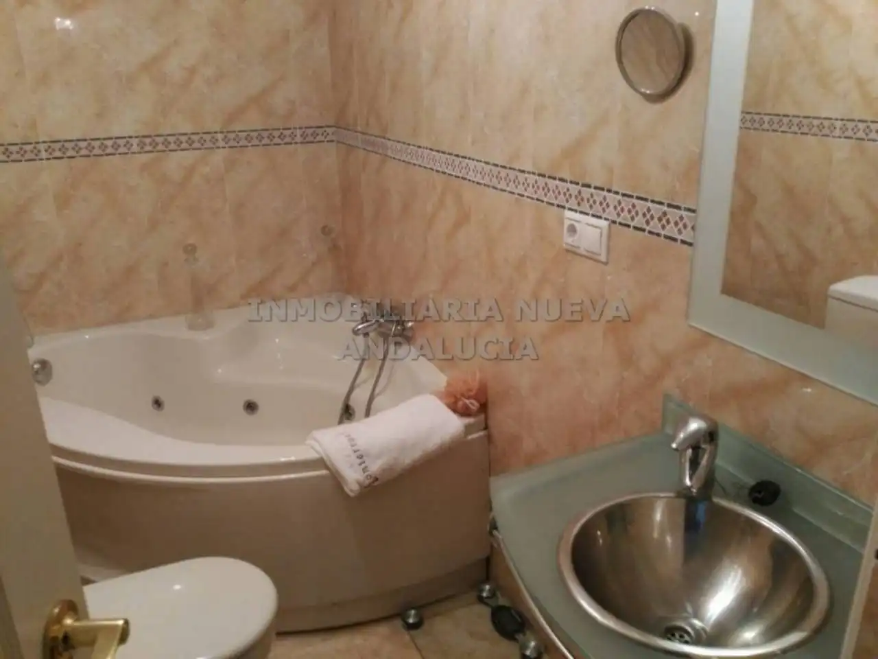 Bany de Àtic de lloguer en Almería amb Aire condicionat, Calefacció i Terrassa