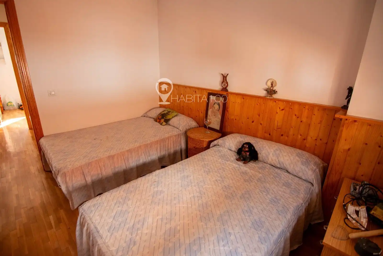 Dormitori de Casa adosada en venda en Cuenca amb Calefacció i Moblat