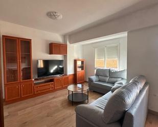 Living room of Flat to rent in Talavera de la Reina  with Heating, Oven and Washing machine