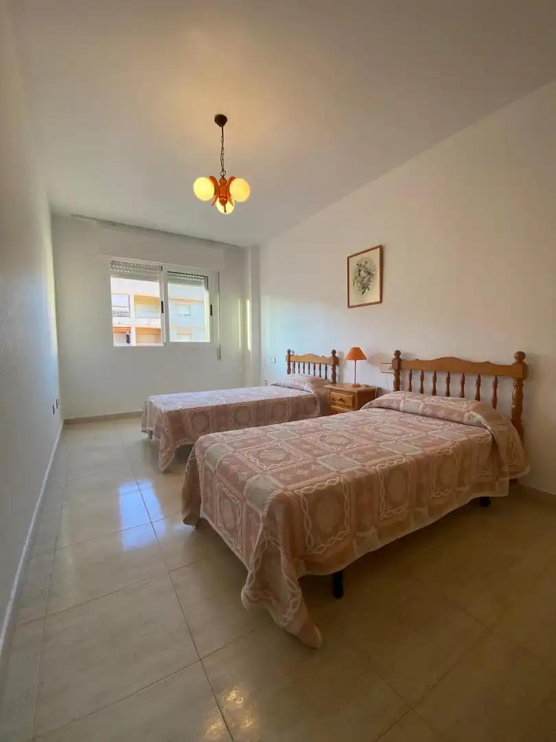 Piso de alquiler en Calle CAMPOAMOR, 99, Los Cuarteros