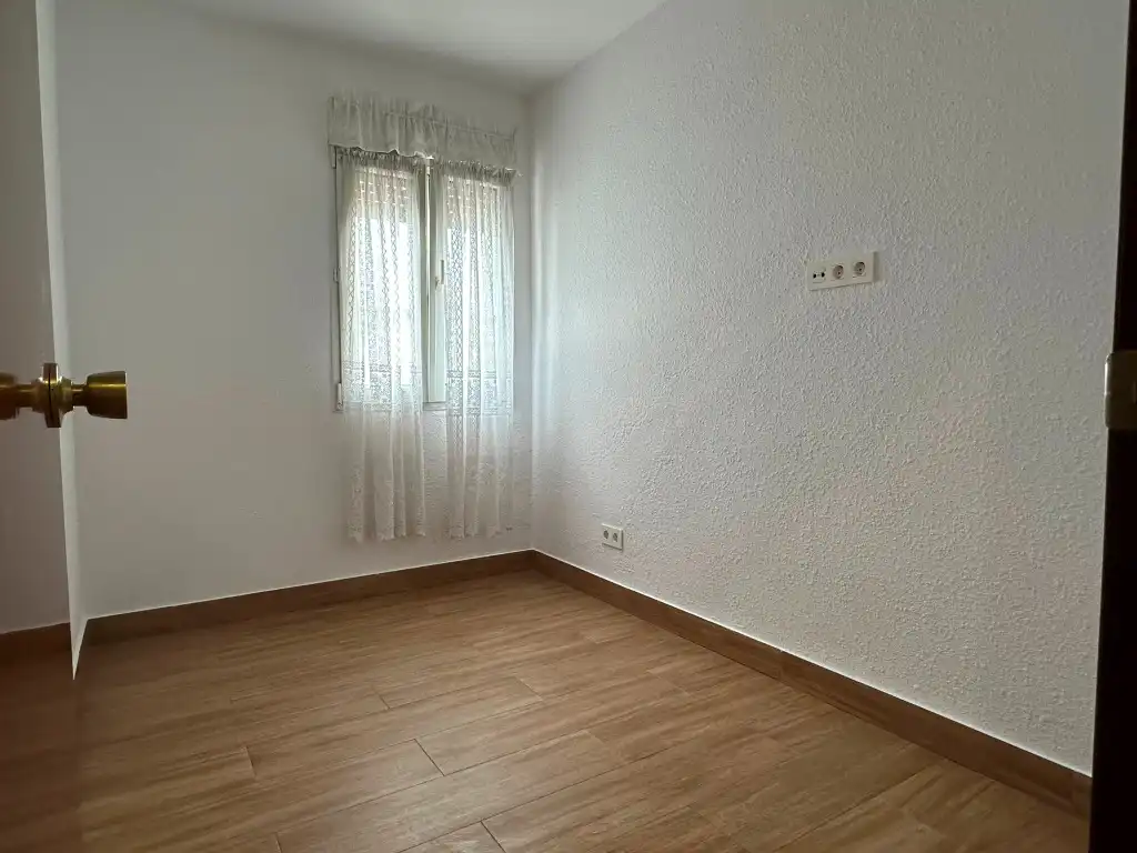 Habitación de Piso en venta en Gijón  con Calefacción y Horno