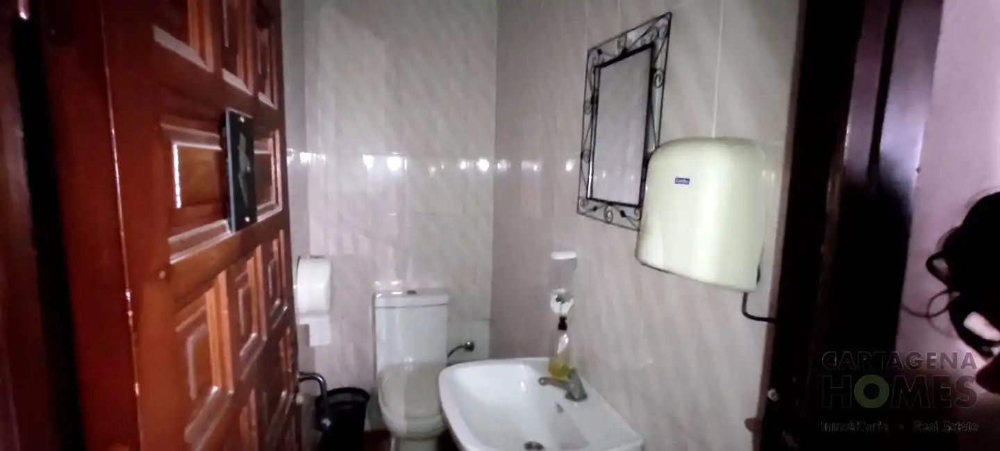 Bathroom of Commercial properties for rent in Cartagena  with Air Conditioner and Furnished
