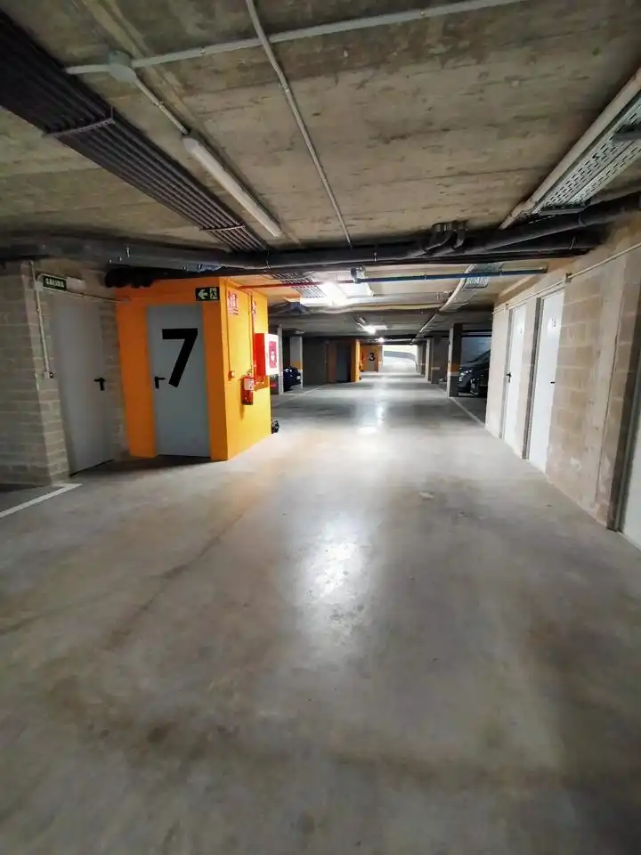 Parkplatz von Wohnung zum Verkauf in Zaragoza mit Klimaanlage, Heizung und Terrasse