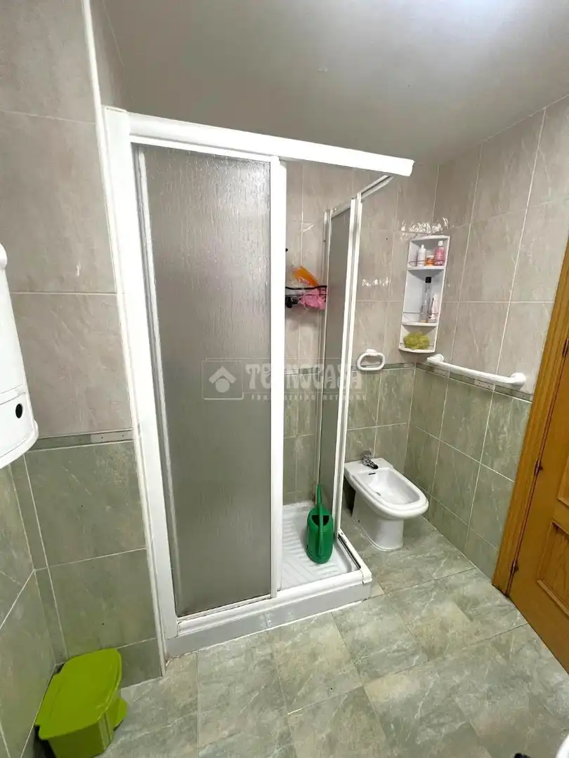 Baño de Piso en venta en Parla con Calefacción, Parquet y Trastero