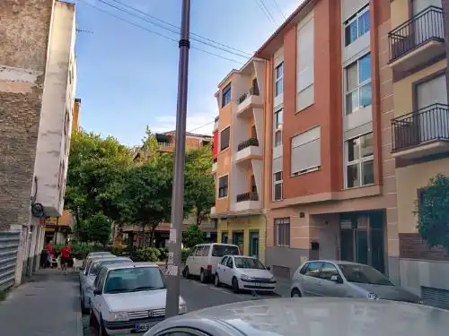 Vista exterior de Edifici en venda en Granada