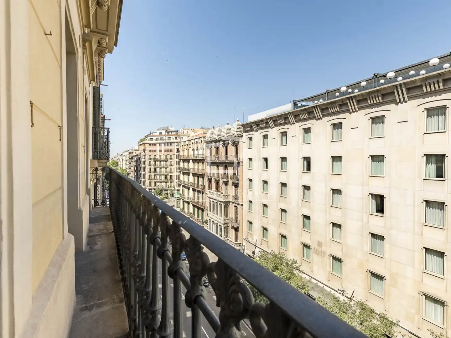 Außenansicht von Wohnung zum Verkauf in Barcelona mit Klimaanlage, Heizung und Terrasse