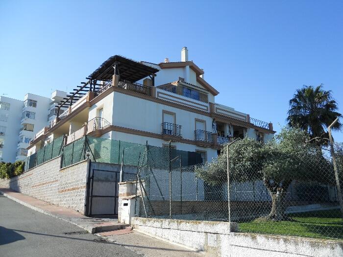 Photo 1 of Flat for sale in C/ Claveles, Bello Horizonte - Lindasol, Málaga