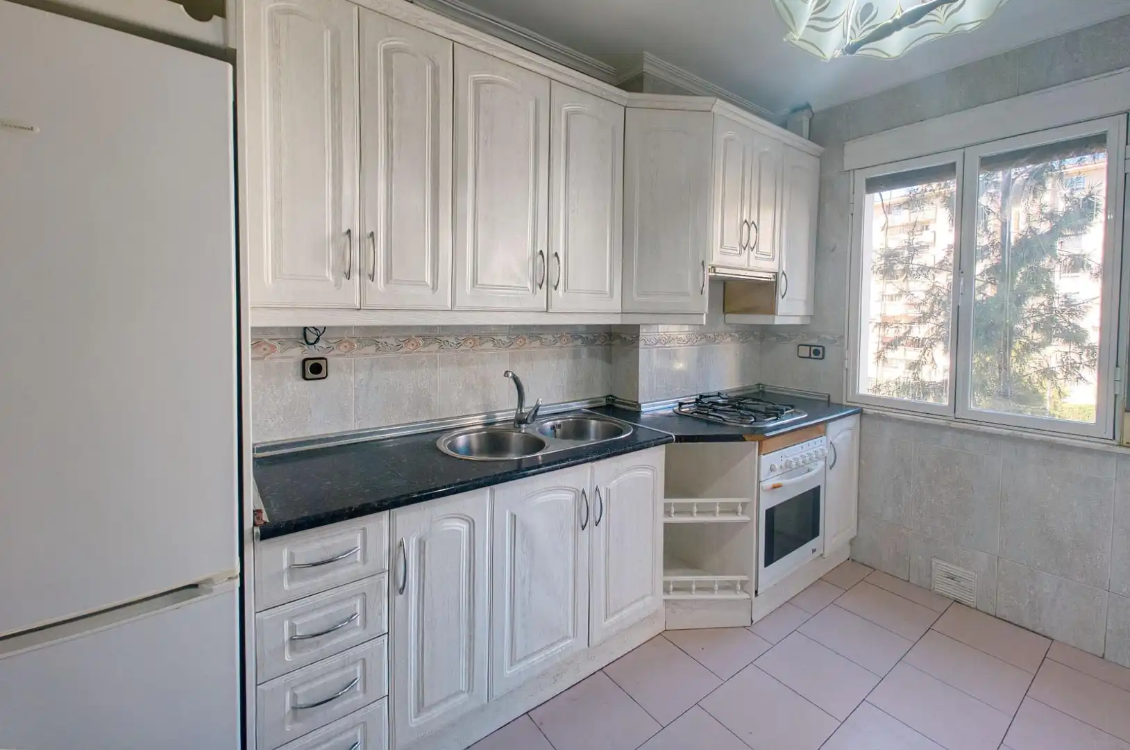 Kitchen of Flat for sale in Jaén