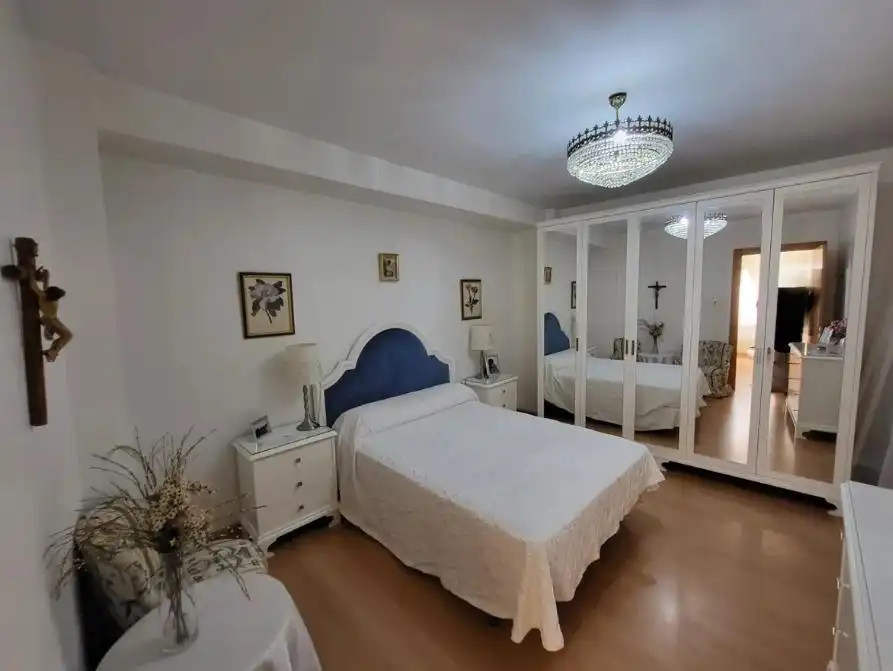 Dormitori de Apartament en venda en Almería amb Aire condicionat