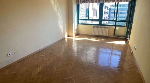 Foto 3 de Piso de alquiler en Calle del Galeón, Alameda de Osuna, Madrid Capital