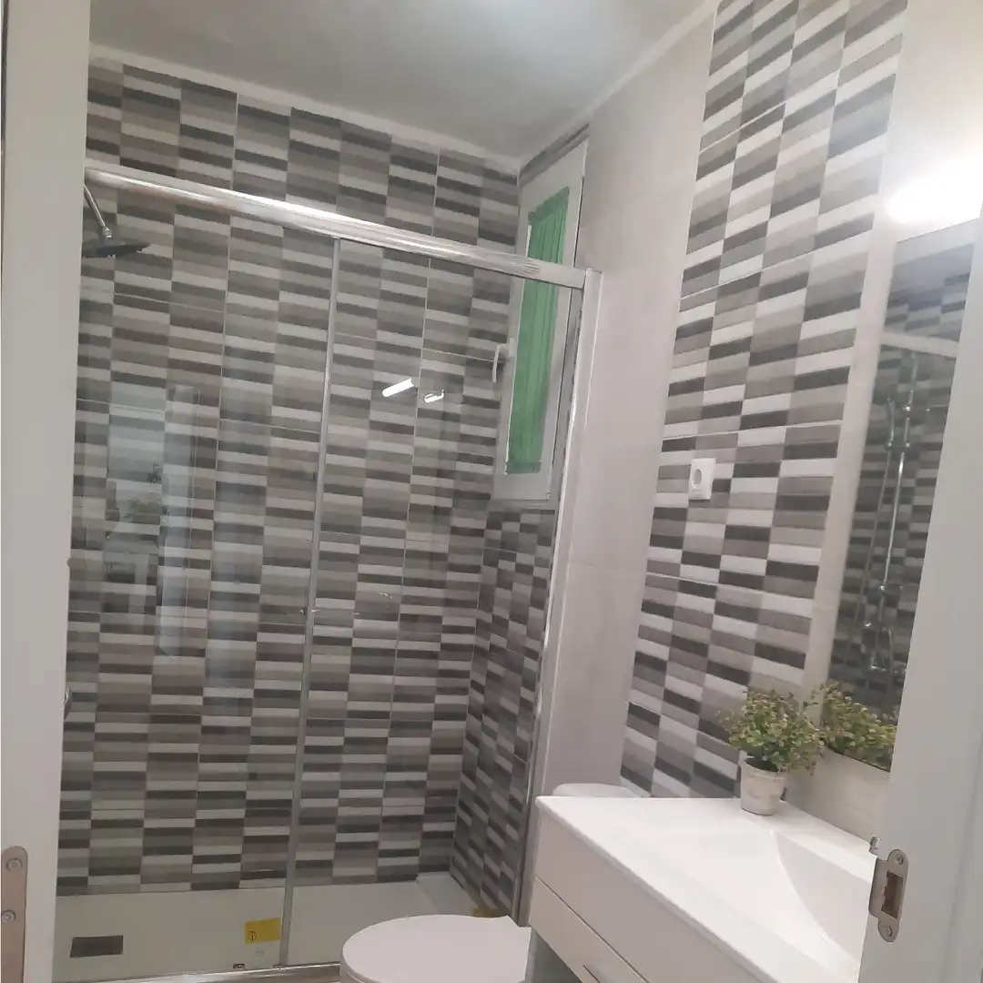 Bany de Apartament de lloguer en Salou amb Calefacció, Jardí privat i Terrassa