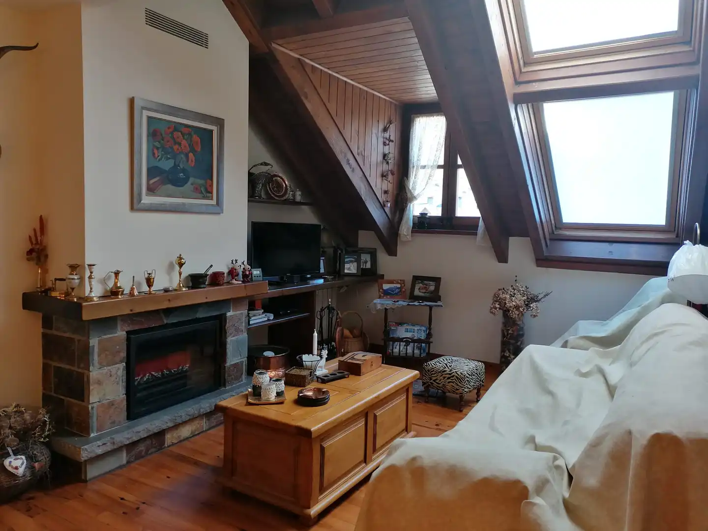 Sala de estar de Dúplex en venta en Esterri d'Àneu con Calefacción, Parquet y Amueblado