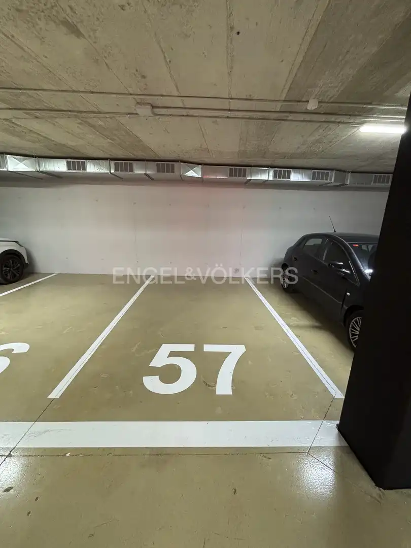 Parkplatz von Wohnung zur Miete in Esplugues de Llobregat mit Klimaanlage, Heizung und Parkett