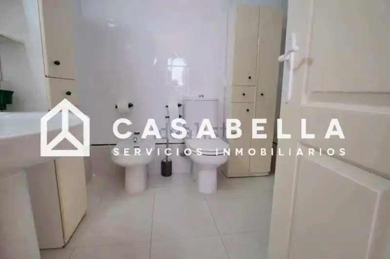 Baño de Piso en venta en Valencia con Aire acondicionado, Calefacción y Terraza