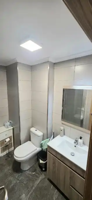 Bany de Pis en venda en Jaén amb Moblat i Balcó