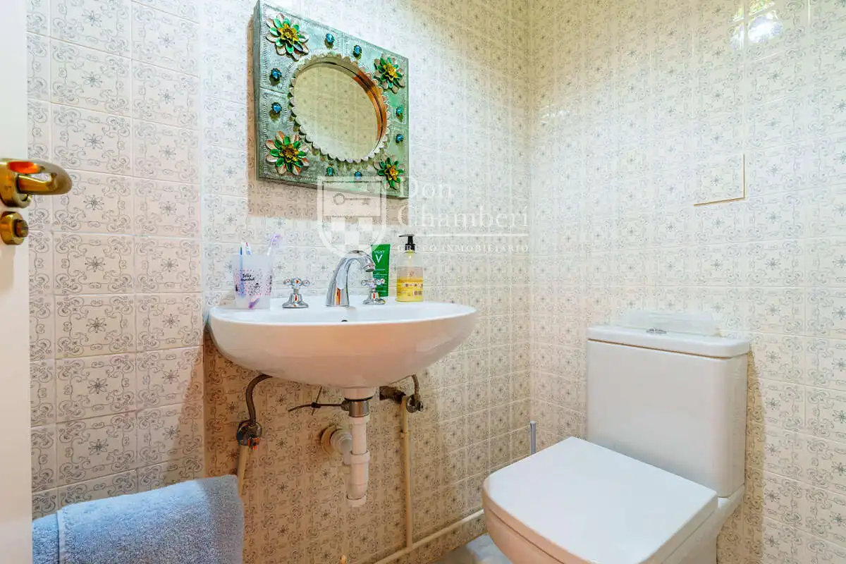 Badezimmer von Wohnung zum Verkauf in Madrid mit Klimaanlage, Heizung und Möbliert