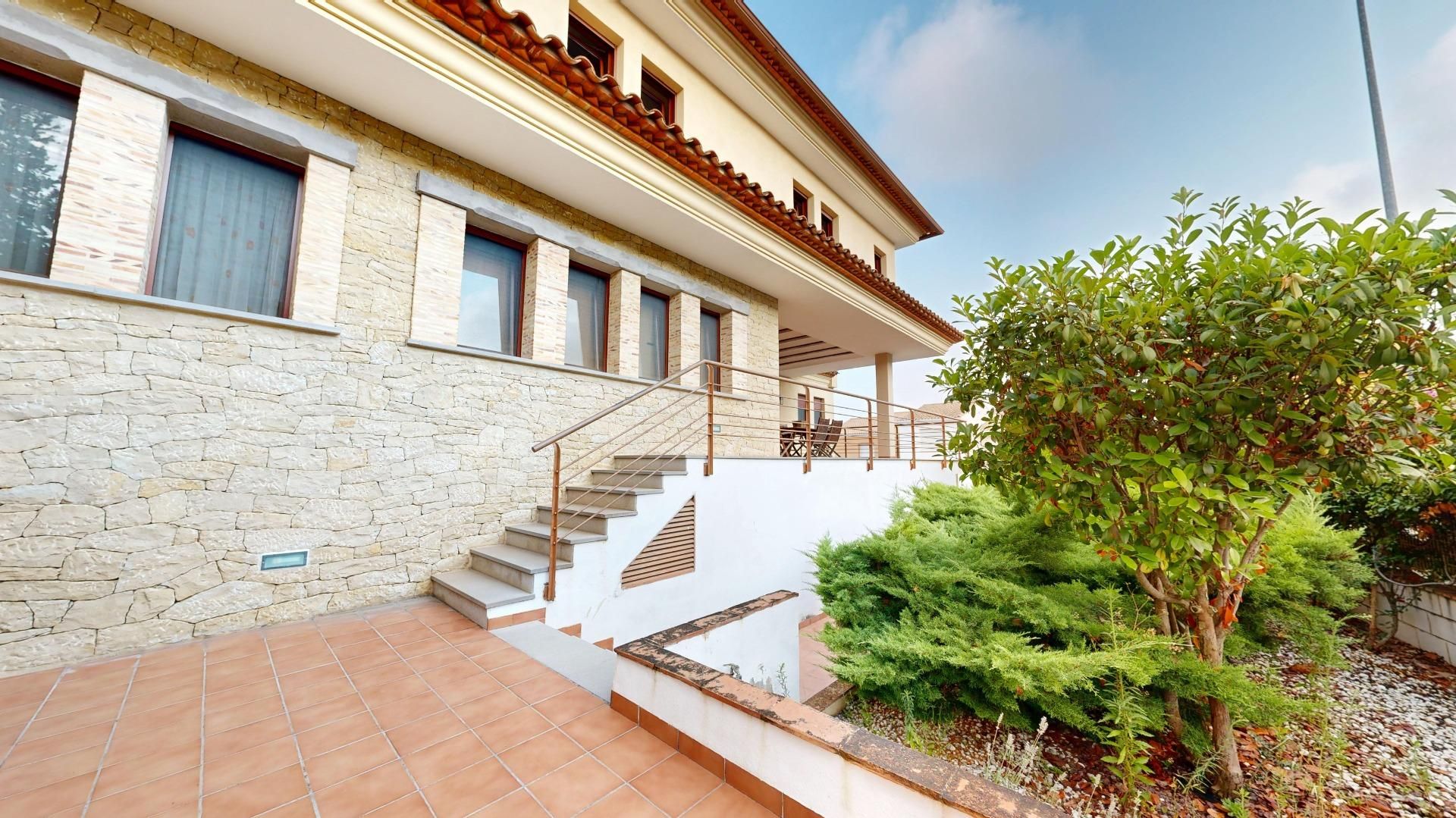 Exterior view of House or chalet for sale in El Palomar  with Air Conditioner, Heating and Private garden