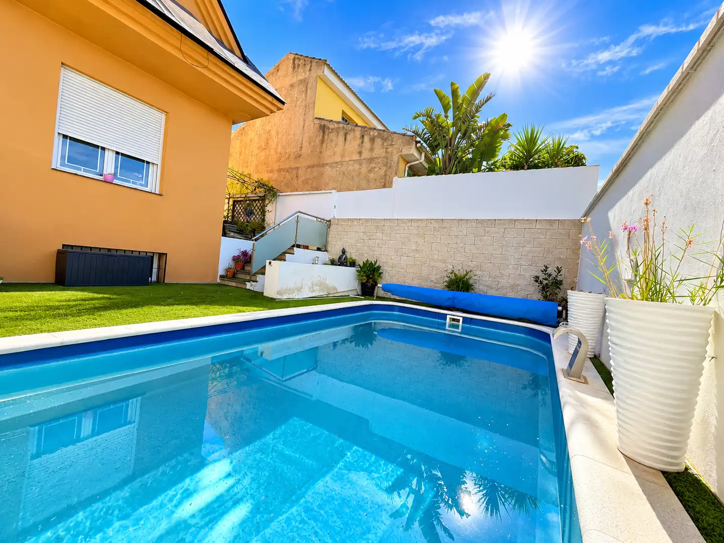 Swimming pool of Detached homes for sale in Dúrcal, Granada
