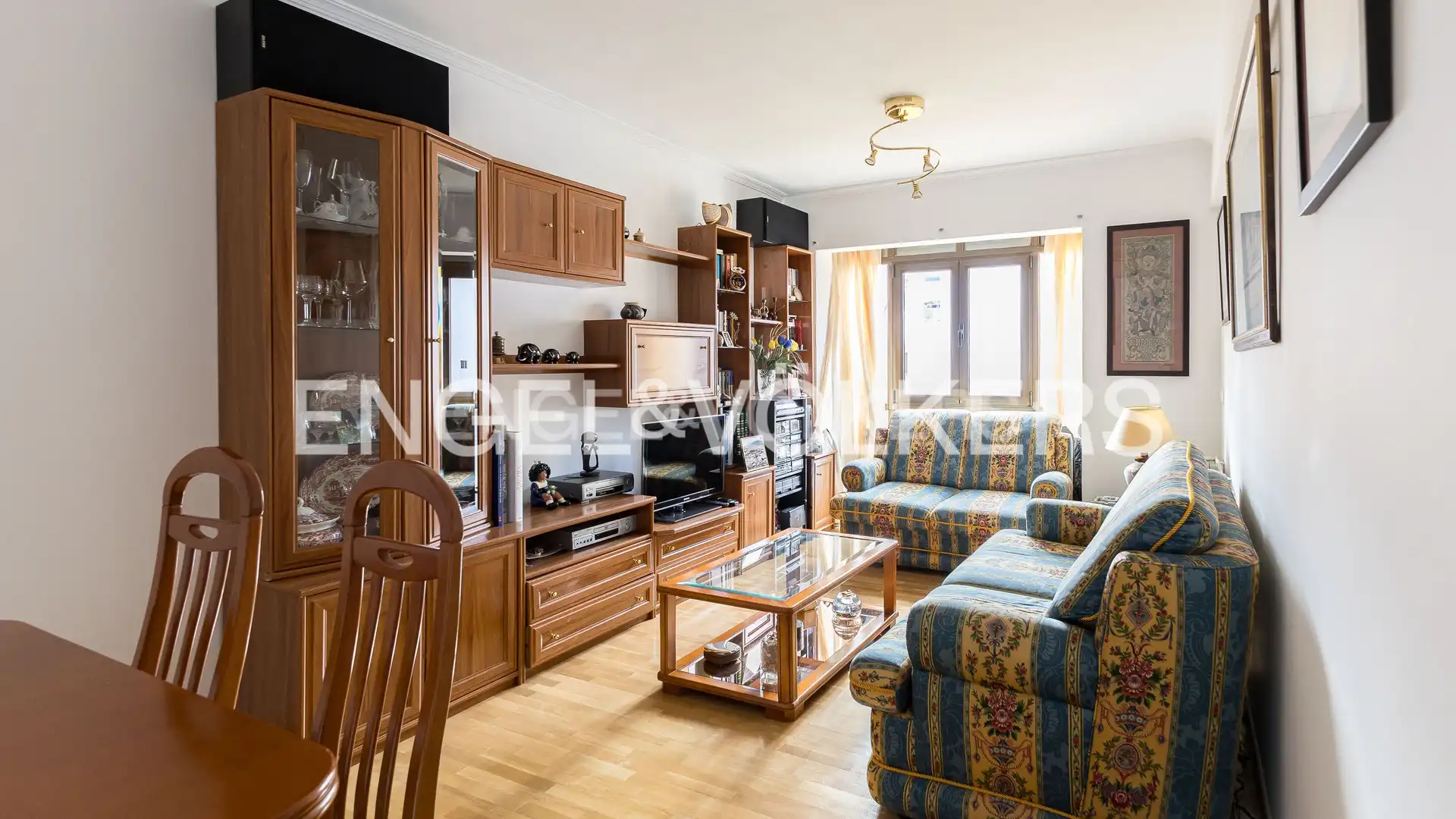 Living room of Flat for sale in  Madrid Capital  with Air Conditioner, Heating and Furnished
