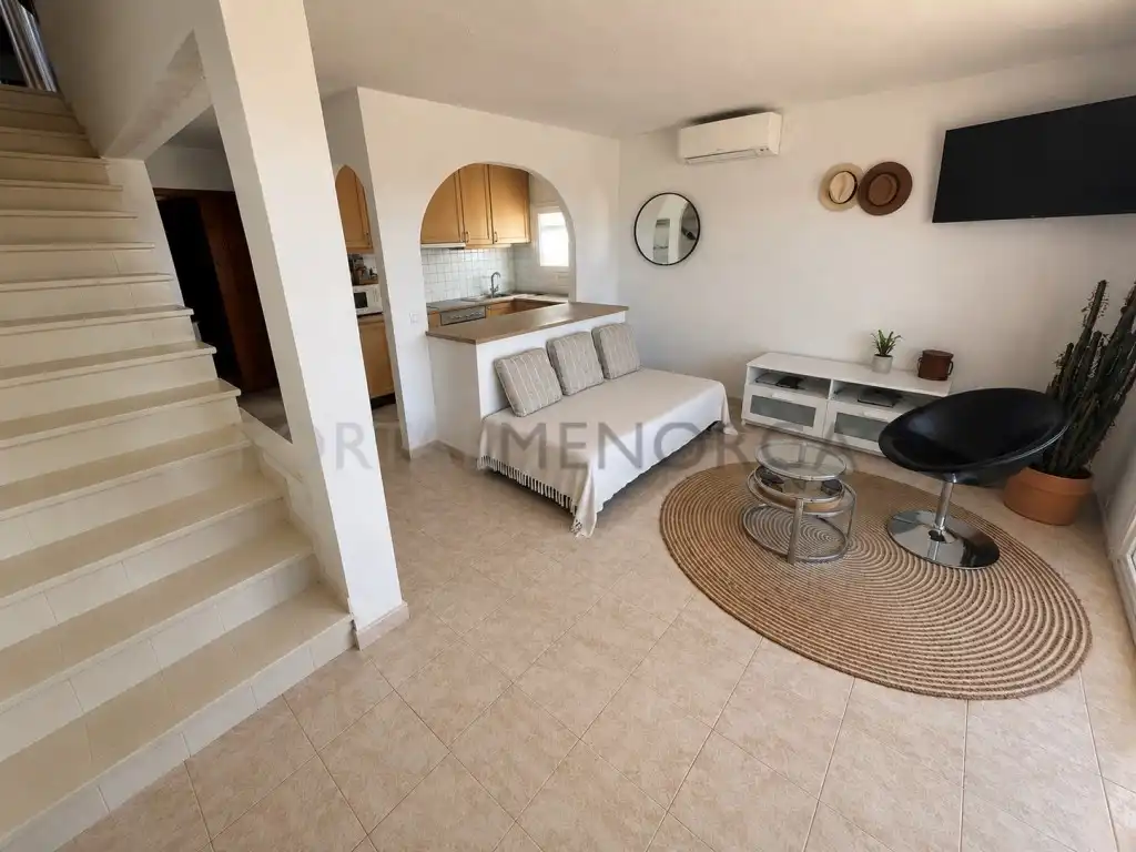 Sala d'estar de Apartament en venda en Sant Lluís amb Aire condicionat, Terrassa i Balcó