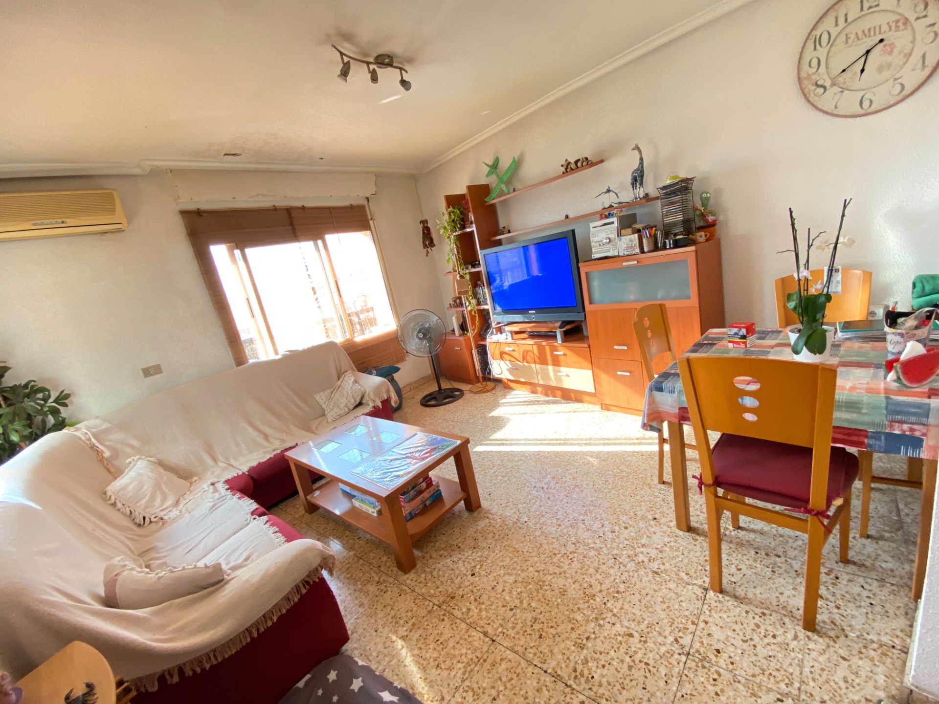 Sala de estar de Ático en venta en Castellón de la Plana / Castelló de la Plana con Aire acondicionado, Calefacción y Terraza