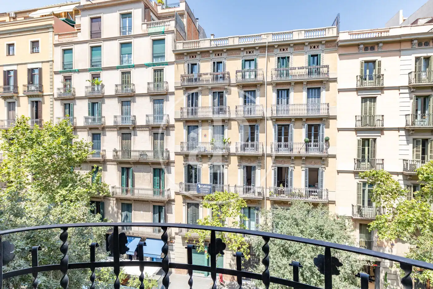 Außenansicht von Wohnung zum Verkauf in Barcelona mit Klimaanlage, Heizung und Möbliert